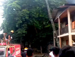Rumah Kosong di Jalan Sultan Hasanuddin Kabupaten Enrekang Sulawesi Selatan Terbakar, Tidak Ada Korban Jiwa