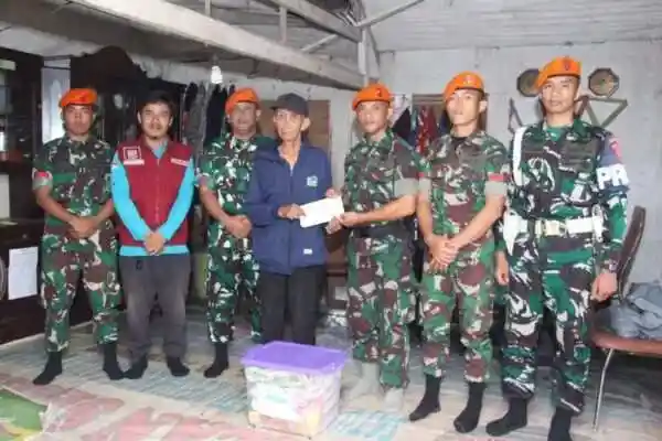 Warga RT 004 RW 003 Kelurahan Sudiang Ucapkan Terima Kasih kepada TNI Angkatan Udara (Komando Pasukan Gerak Cepat